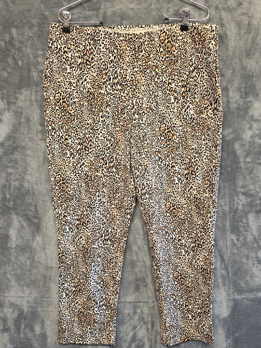 Chico's Leopard Print Top in Beige, Black and Cream sz 2.5 (large)